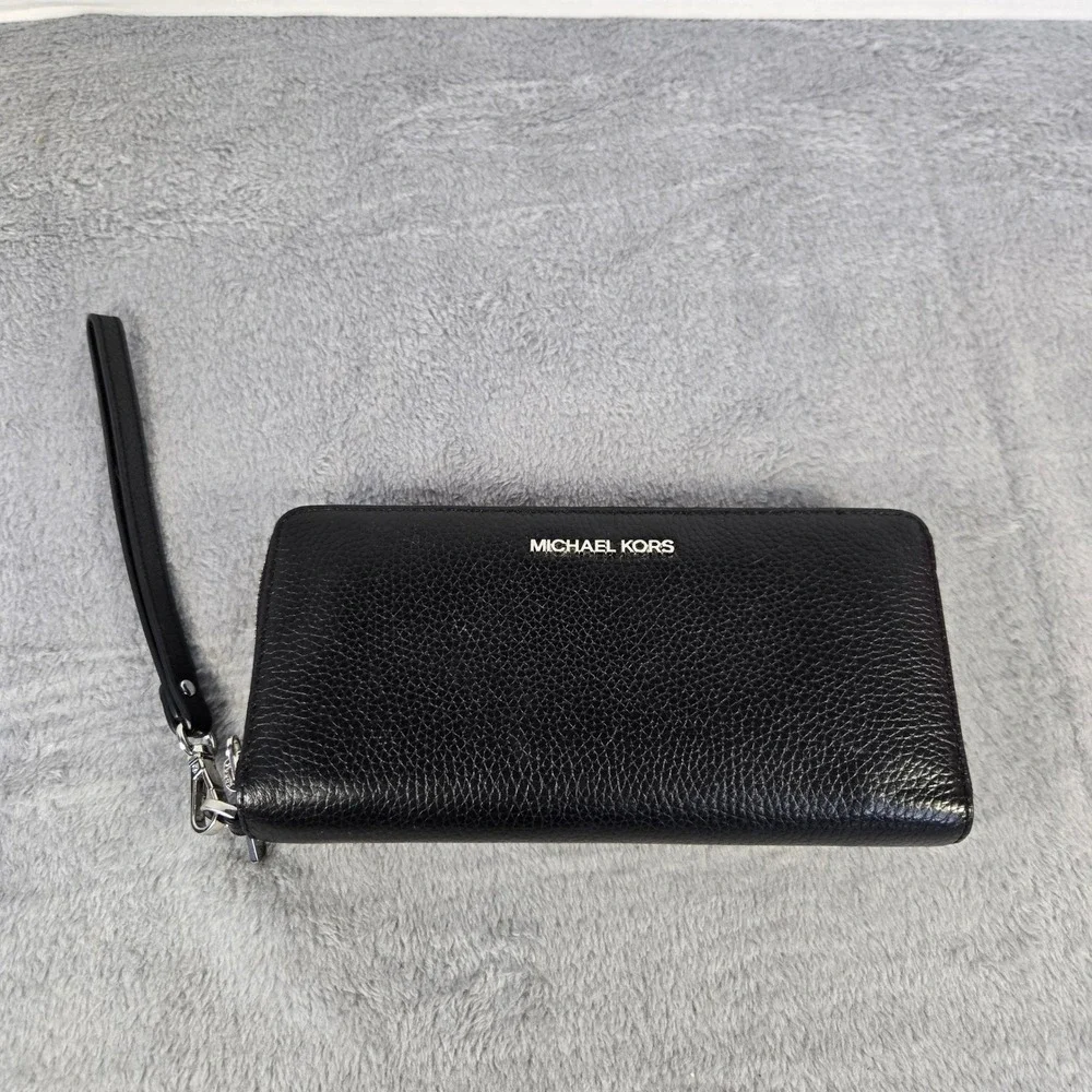 Michael Kors Jet Set Black Pebbled Leather Zip Continental Wristlet Wallet